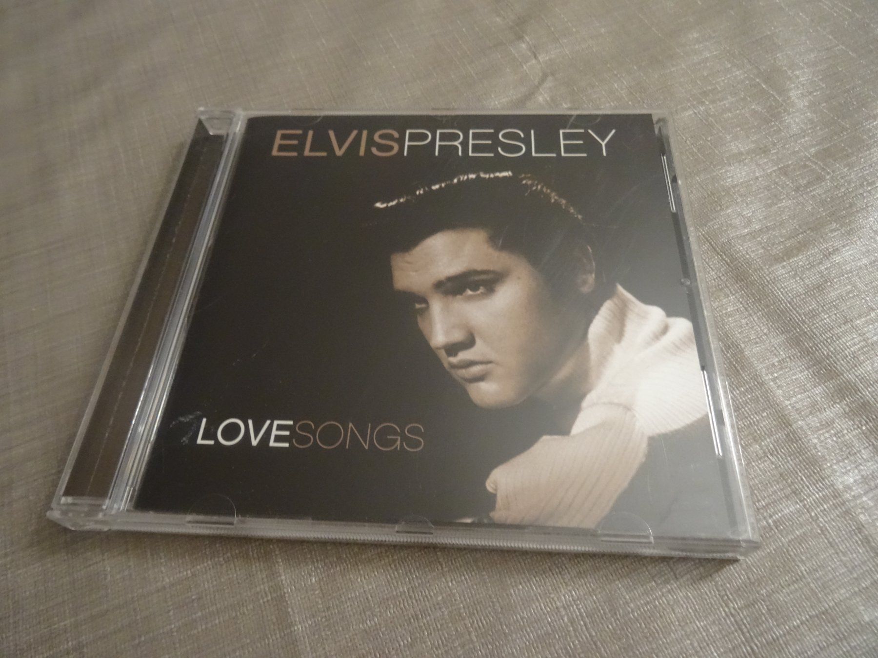 CD: Elvis Presley - Love Songs CD – Usato da Olten venduto da Disc-Ausverkauf