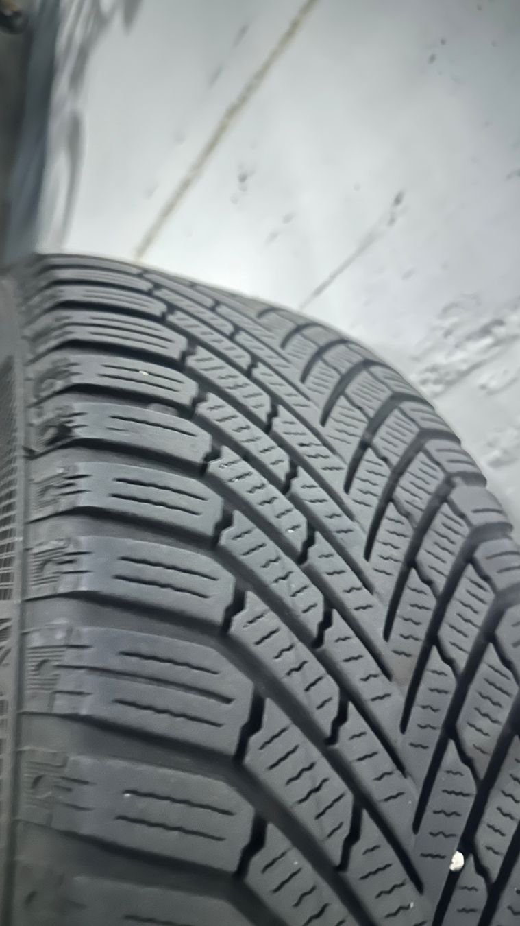 Volkswagen Cerchioni: Felgen komplett Golf Winterreifen  205/55R16 – Usato da Jona venduto da hercolis01 3