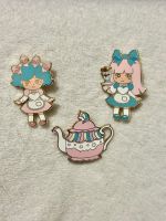 Pin Set Teekanne und cute Girls