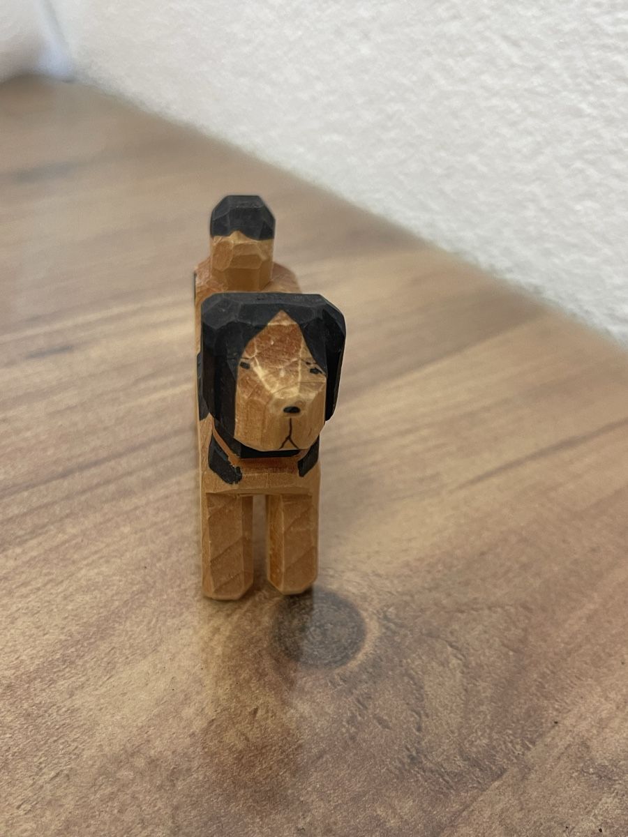 Figuren: Holzfigur Hund handgeschnitzt Grösse ca. 6cm – Gebraucht aus Schlieren von Norauro 1
