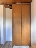 Holzschrank