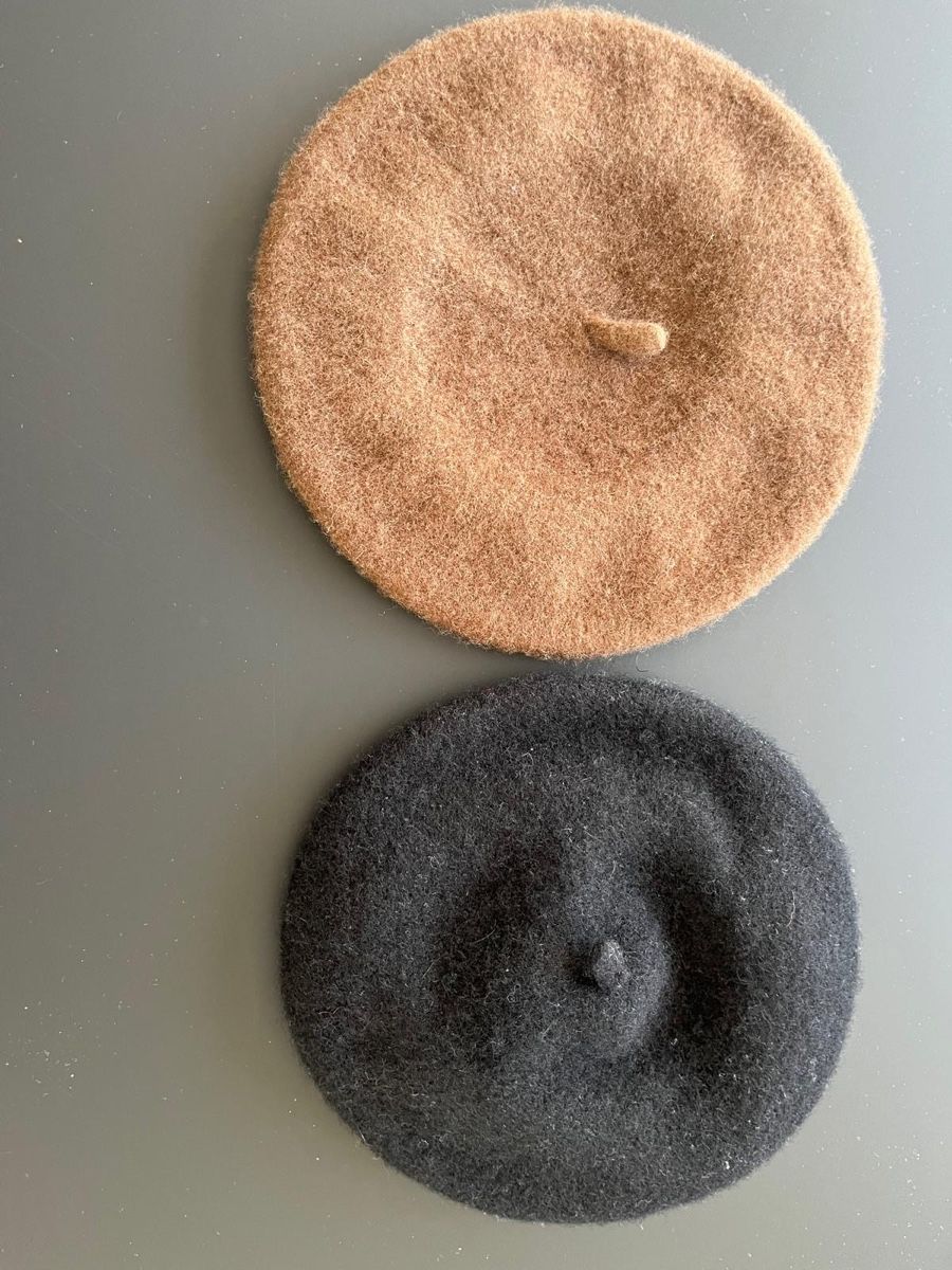 Copricapi, berretti & cappellini: Chic Winter Berets Set 6-12M Brown & Black, Wool Blend Style – Usato da Wilen b. Wollerau venduto da seb_s6jm