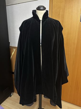 Giorgio Armani Vintage Cape Samt