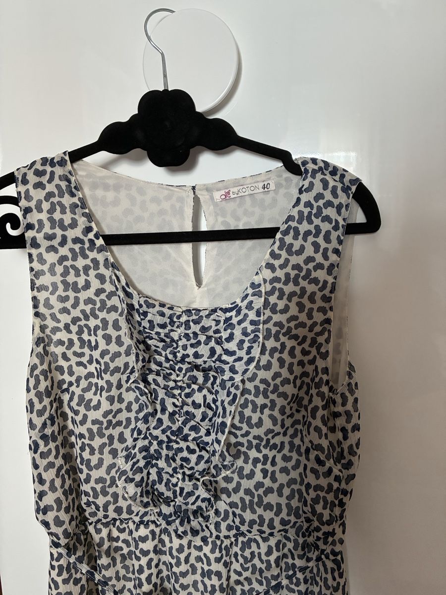 Robes: Hübsches Kleid – Neuf (Voir description) à Allschwil par eyl_bb8q 1