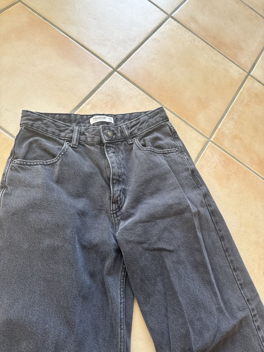 Pull&Bear Jeans: Jeans pull and bear noir/gris – Usato da Lonay venduto da nei_79jc