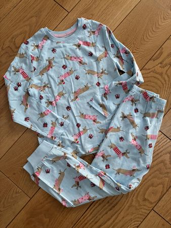 schönes Pyjama Gr. 116, Neu