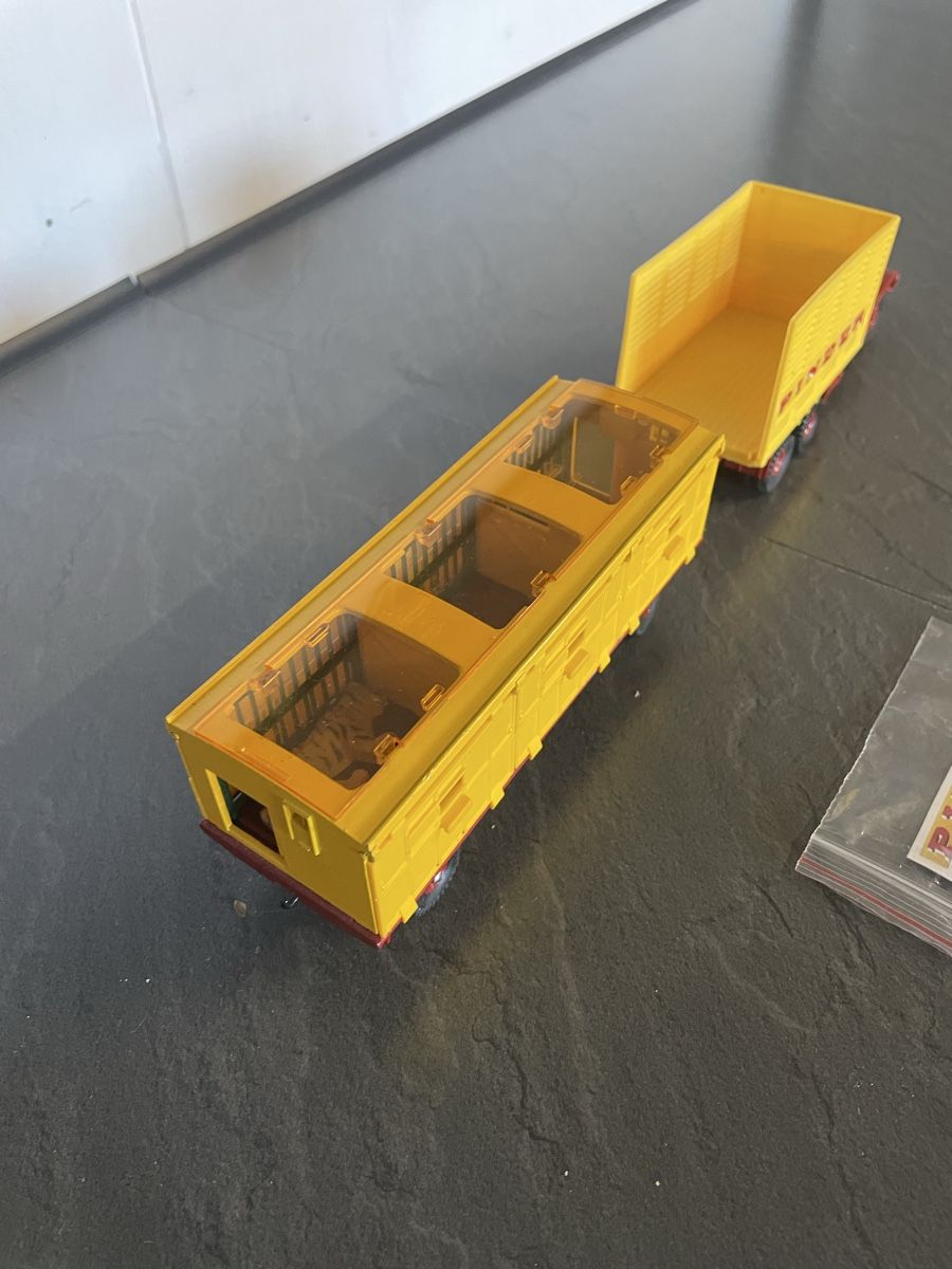Dinky Toys Voitures modèles: Dinky Toys Pinder Circus 881 – Défectueux à Pratteln par efeu12 1