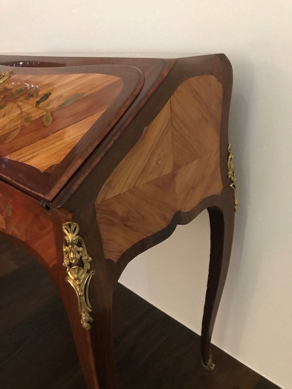 Scrivanie: Seltene "Bureau de Pente" Louis XV 18JH. – Usato da Zürich venduto da Louis_xvi 3