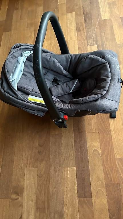 Carrozzine: Kinderwagen und Autositz – Usato da Bottighofen venduto da con_6lgw 3
