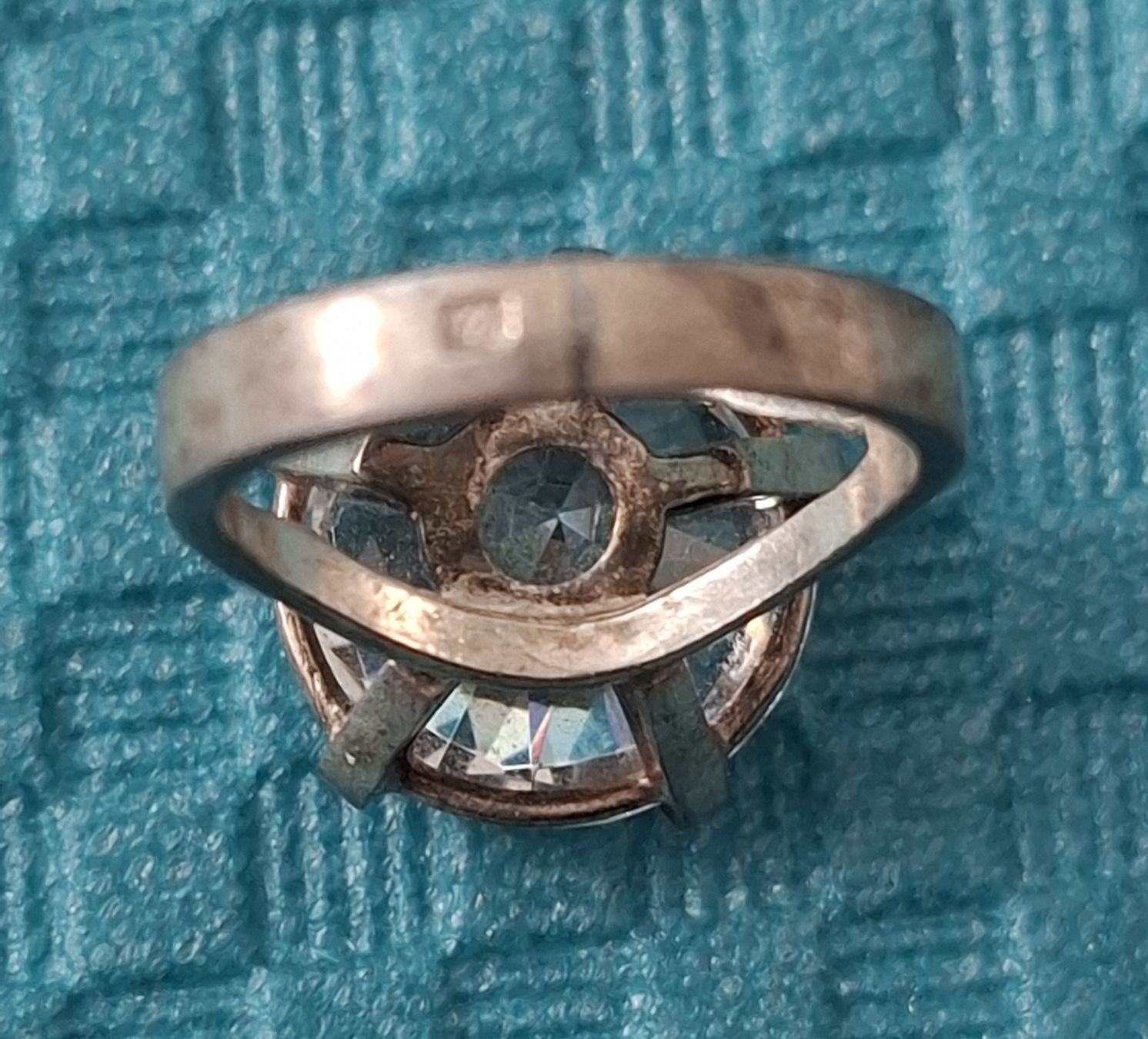 Anelli: Funkelnder Ring mit grossem Stein, 925 Silber – Usato da Rotkreuz venduto da PrelovedPicks 4
