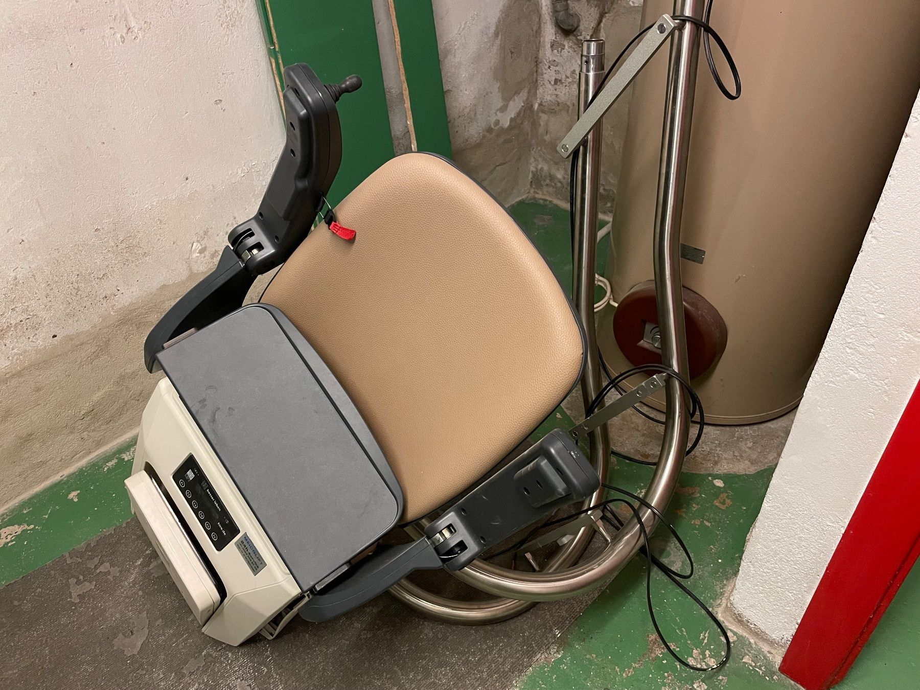Scale: Treppenlift HIRO 160 QI von 2024 – Usato da Aarau venduto da myduke 8