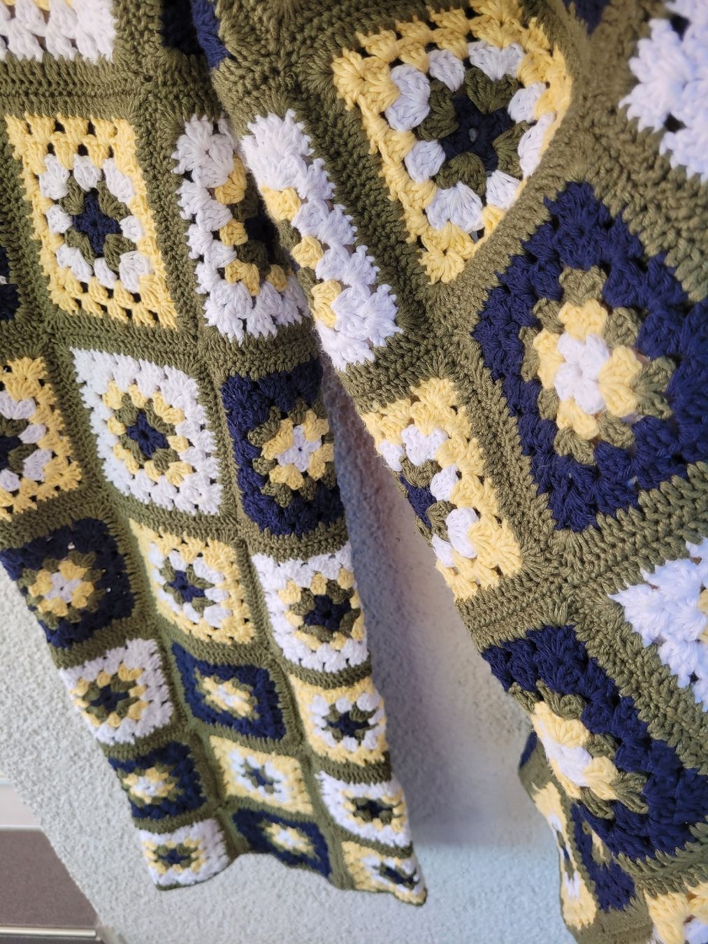 Hosen: Präzise Handarbeit Patchwork Schlaghose gehäkelt Boho Stil – Gebraucht aus Buttikon SZ von Renco 3
