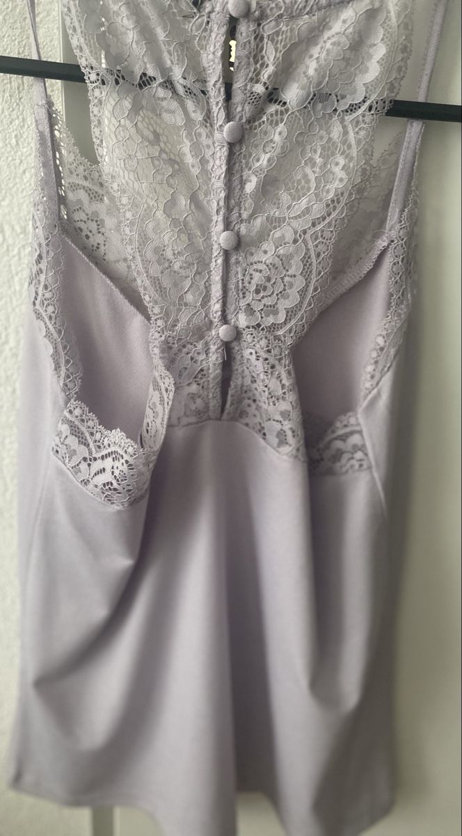 Vero Moda Tops: Vero Moda Spitzentop, Flieder M – D'occasion à Berg SG par Silversurfer 1