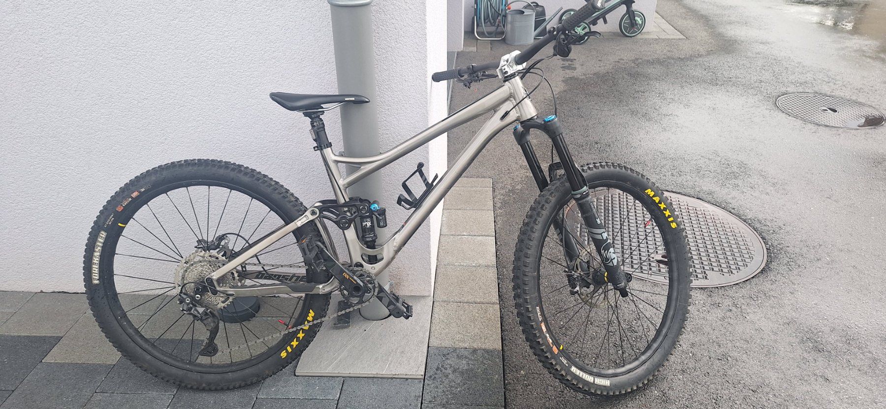 Vélos: VTT Banshee spitfire v3 taille M – D'occasion à Noville par yre_wz7c