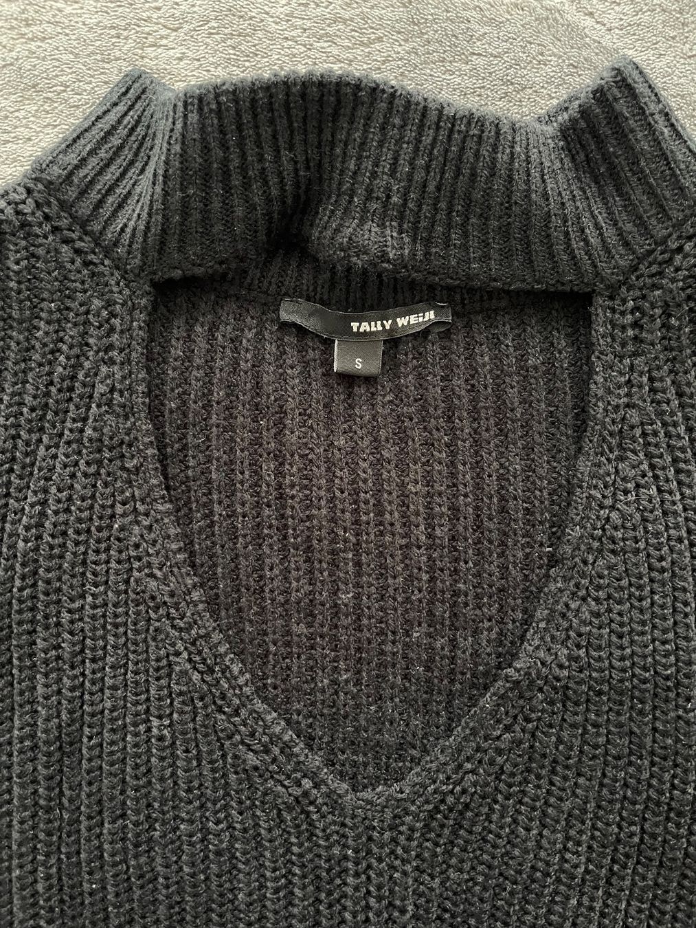 Maglioni & Felpe: Pull long noir col cheminée, élégant, excellent état – Nuovo (secondo la descrizione) da Meyrin venduto da Sandra6 1