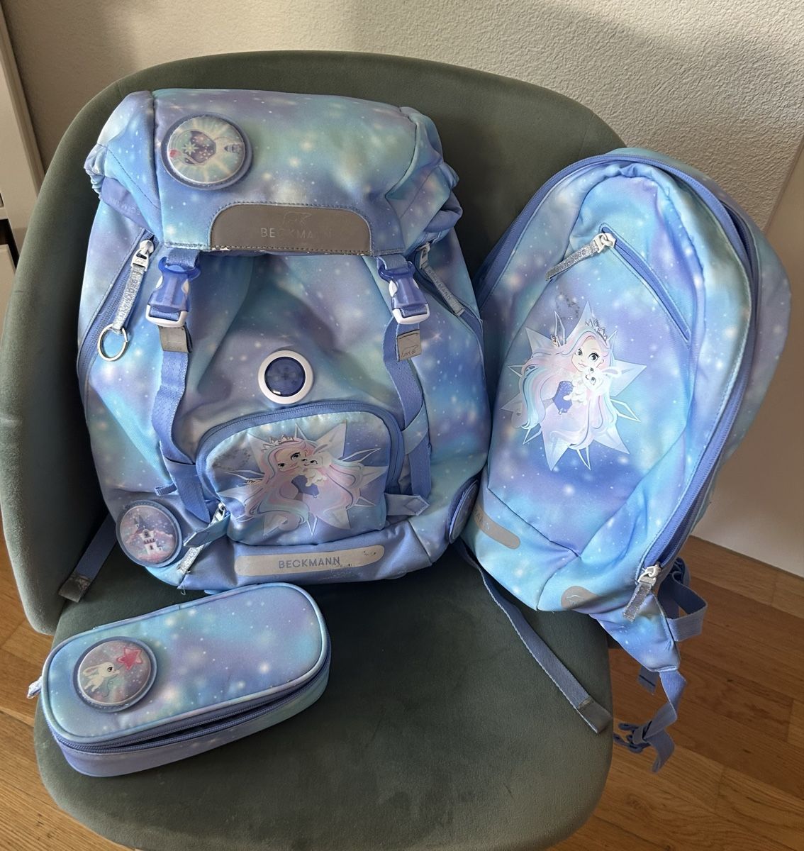 Kindertaschen: Beckmann Rucksack Set Mädschen Grösse M 2tlg Galaxy – Gebraucht aus Staufen von Butterflower