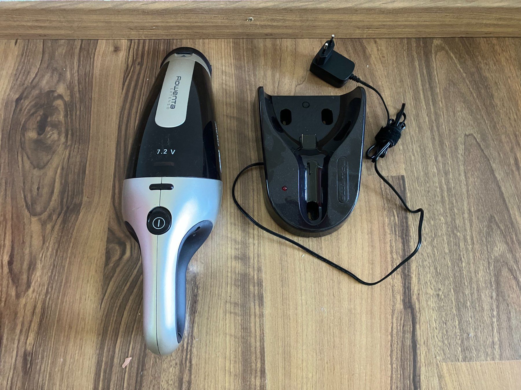 Aspirapolveri & Accessori: Handstaubsauger – Usato da Winterthur venduto da ess_cc6n