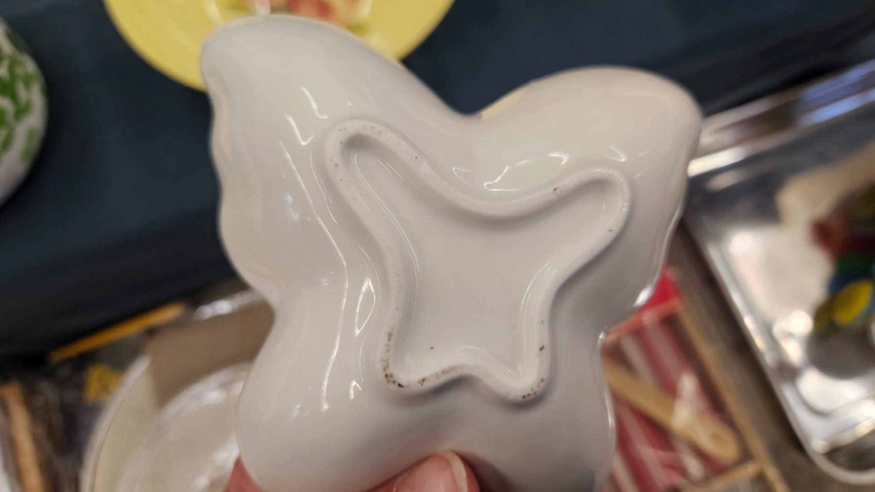 Coupes: Ciotolina in ceramica bianca farfalla – D'occasion à Melano par H-Sara 1