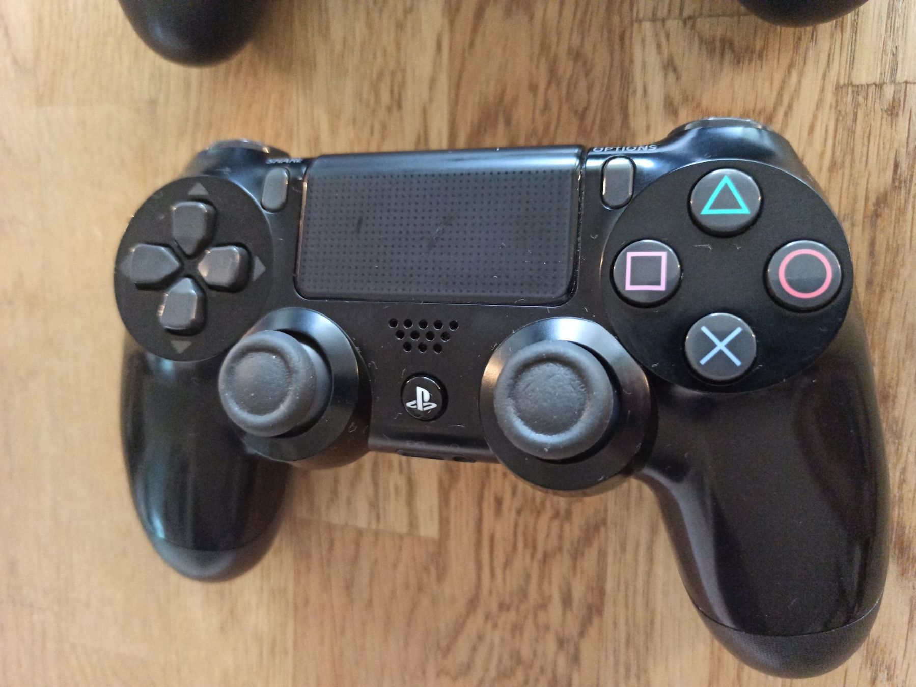 Controller: 2 x Original Controller Sony PS4 Wireless DualShock 4 V2 – Usato da Oberweningen venduto da mar_87mx 4