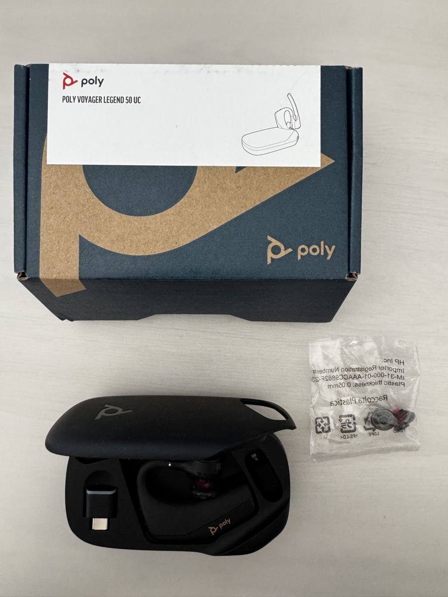 Cuffie: Poly Voyager Legend 50 UC Bluetooth headset black incl. case – Nuovo (secondo la descrizione) da Muntelier venduto da Livingstone 1