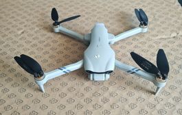 Drohne 4DRC F10 GPS mit 2 Akkus, neuwertig