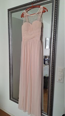 Elegant Pink Chiffon evening gown