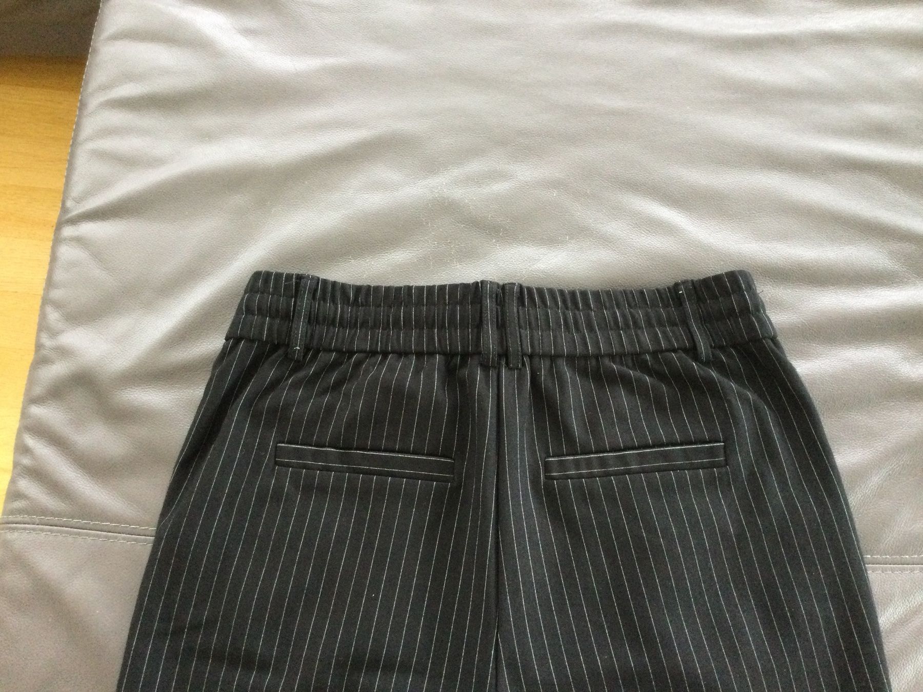 Only Pantaloni: Hose schwarz/gestreift – Usato da Horw venduto da Benny017 2