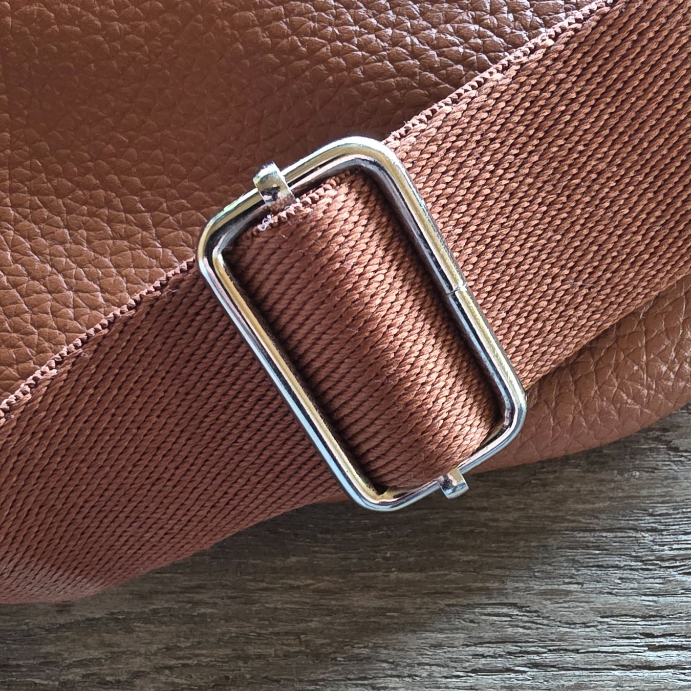 Borse da donna: 🐸 CARPISA BAUCHTASCHE ODER SLING BAG UMHÄNGETASCHE – Nuovo (secondo la descrizione) da Môtier (Vully) venduto da Frogs 2