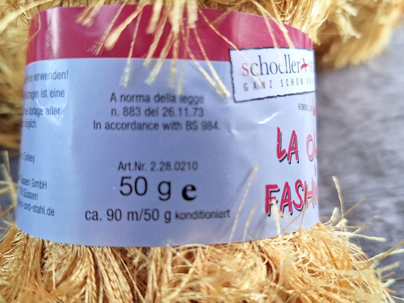 Lana: 700 GRAMM STRICKWOLLE - GOLDFARBIG – Nuovo (secondo la descrizione) da Huttwil venduto da Kunterbuntli 1
