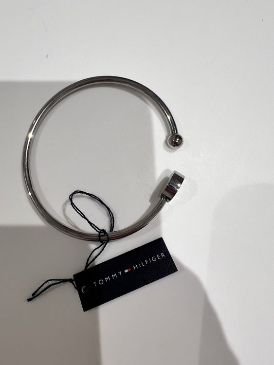 Tommy Hilfiger Bracciali & Braccialetti: Bracelet Tommy Hilfiger, strass et acier – Nuovo e nell'imballaggio originale da Romanel-sur-Lausanne venduto da RitaPereira 3