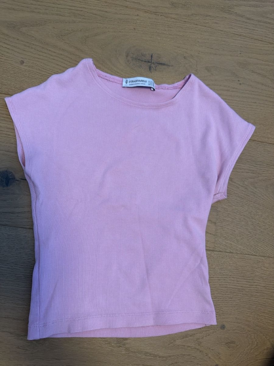 Stradivarius Tops: 3x Stradivarius Top XS – Gebraucht aus Hochfelden von man_6d68 2