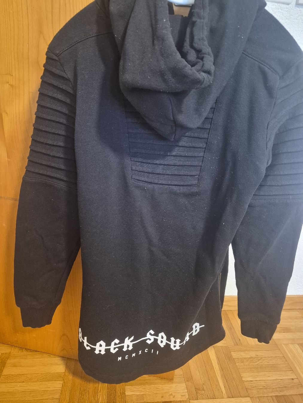Pullover & Sweatshirts: Black Squad Pullover neuwertig Grösse XS, SCHWARZ – Neu (gemäss Beschreibung) aus Belp von jul_56lk 1