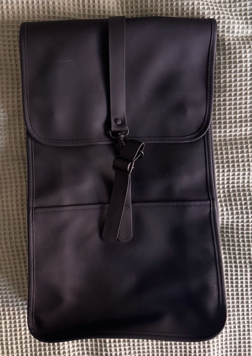 Rains Rucksäcke: rains backpack black 18L – Gebraucht aus Zürich von mat_n78x 1