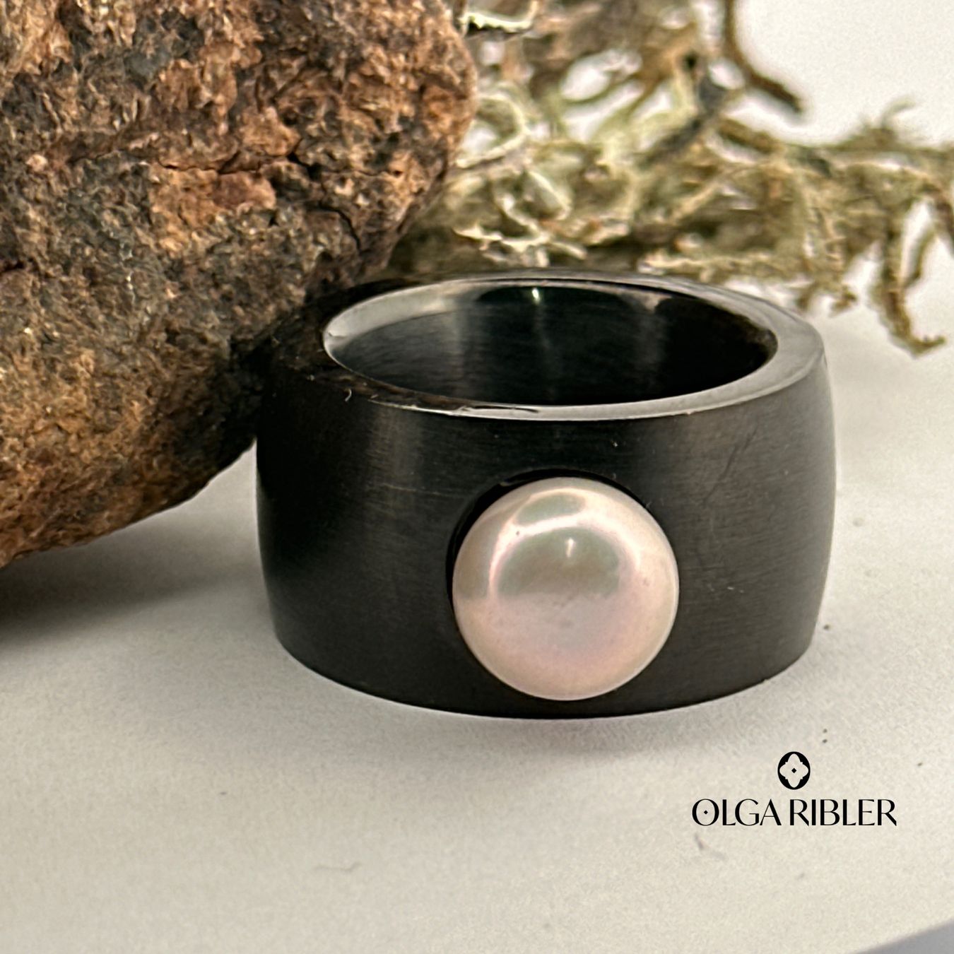 Olga Ribler Anelli: Edelstahlring mit Perle, Gr. 56 – Nuovo (secondo la descrizione) da Luzern venduto da MonikaS03 1