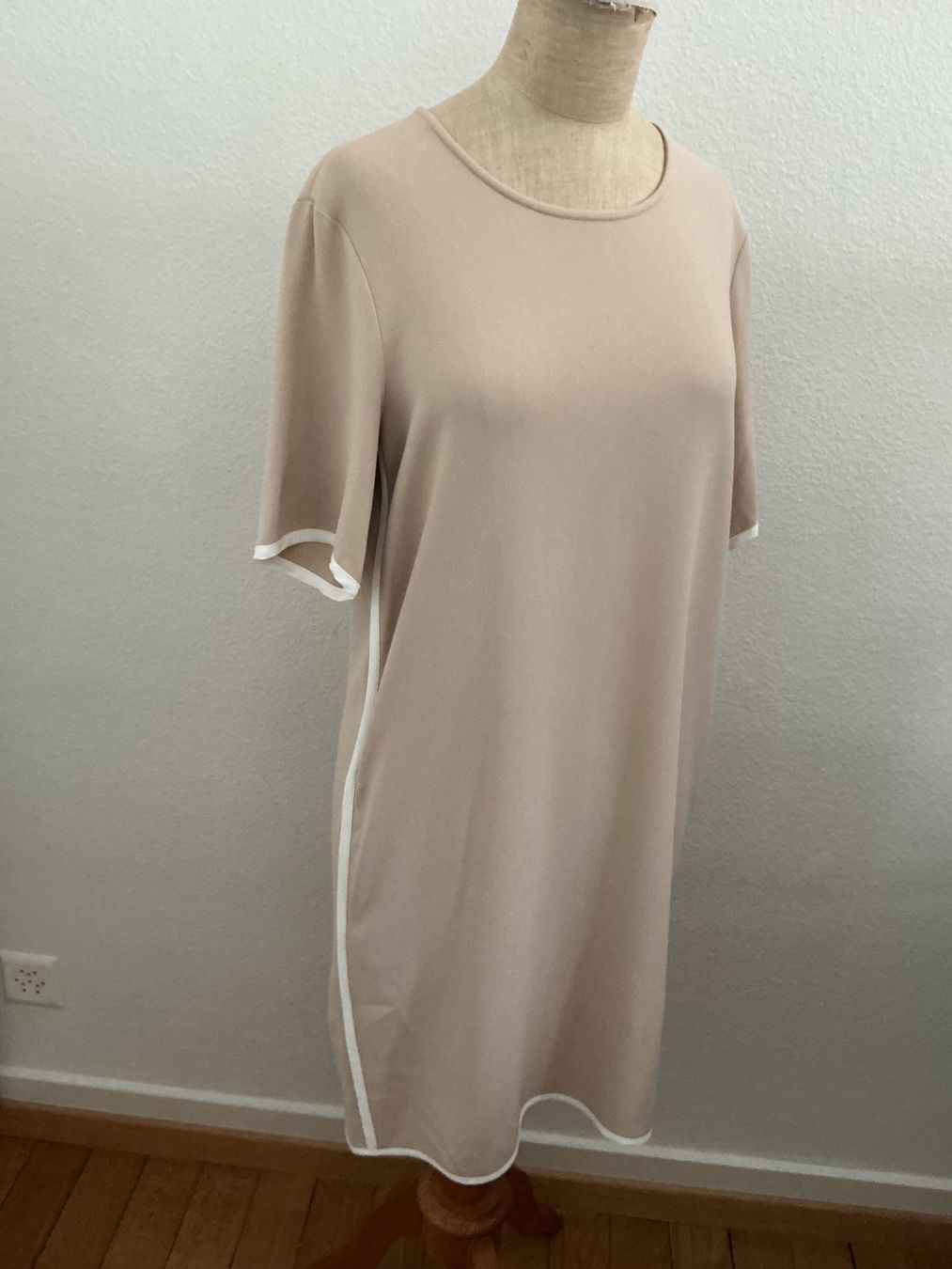 Vestiti: ANTONELLI Firenze Kleid Gr. 38 Beige Top! – Nuovo (secondo la descrizione) da Zürich venduto da ves_w6wl