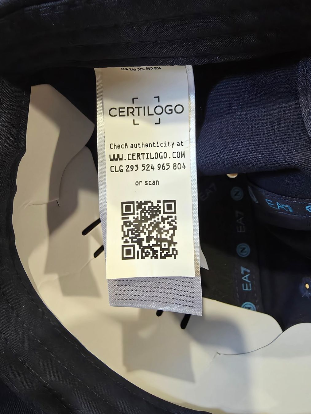 Copricapi, berretti & cappellini: Neapel Emporio Armani Kappe neu Einheitsgrösse – Nuovo e nell'imballaggio originale da Lostorf venduto da Montymonk 3