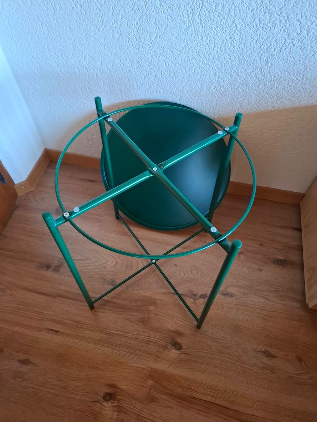 Ikea Tische: Table d'appoint verte – Gebraucht aus La Rippe von mau_k826 1