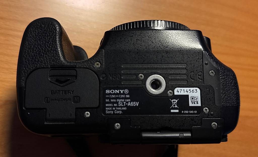 Fotocamera: Sony A65 mit Reisezoom Sigma 18-200 – Usato da Basel venduto da PesceTopo 1