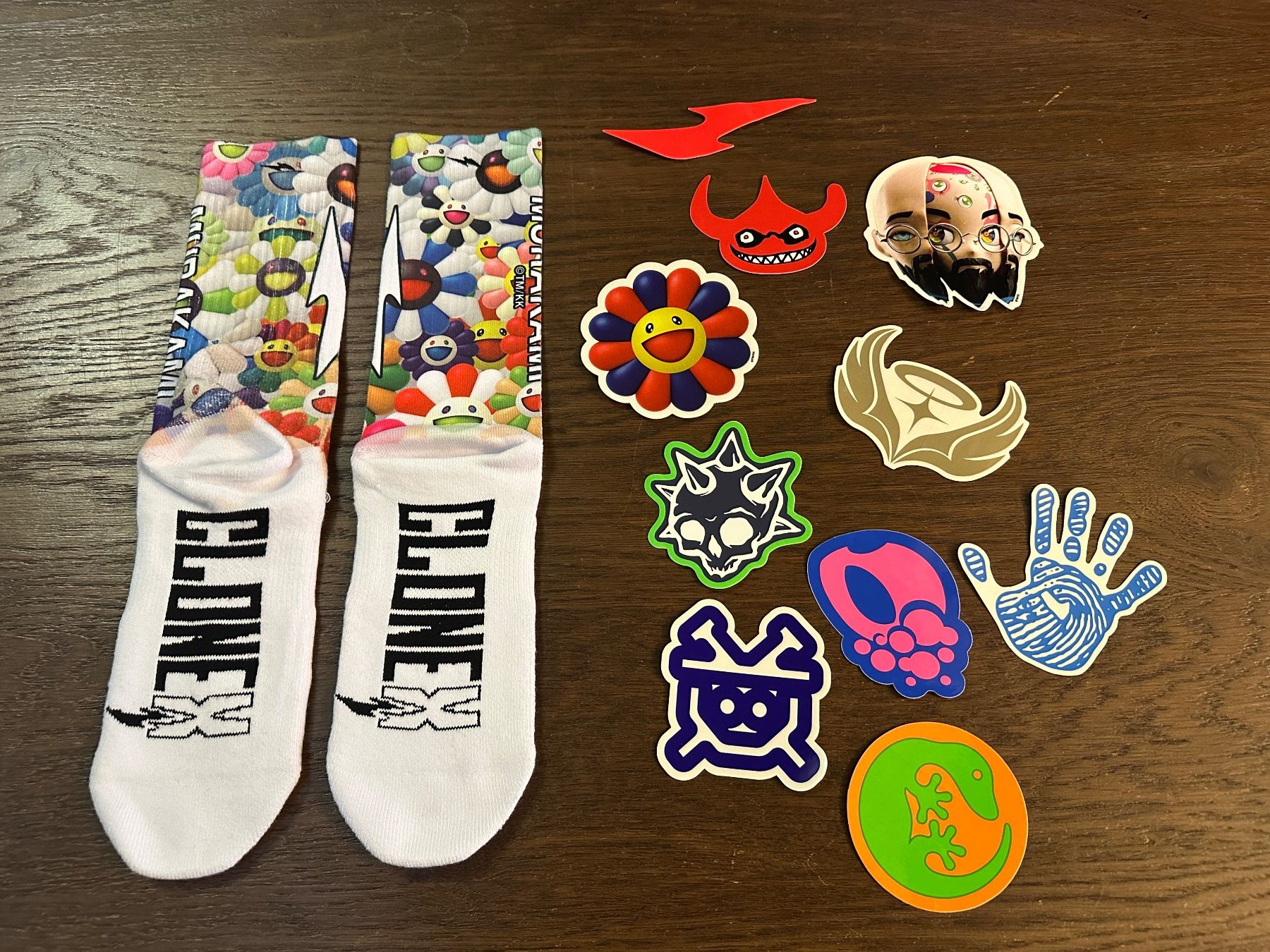 ⭐️ Neue, seltene MURAKAMI Socken und Sticker ⭐️ (Neuf (Voir description ...