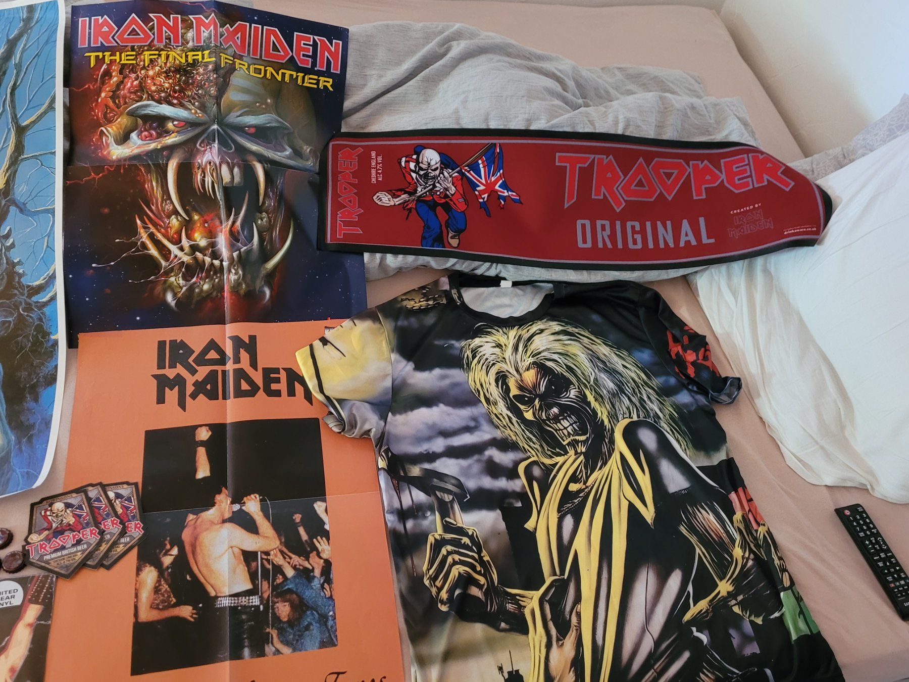 Dischi in vinile: Iron Maiden Konvolut LP - CD - Posters Biermatte - TShirt – Nuovo e nell'imballaggio originale da Grône venduto da Gronibar 2