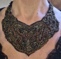 Collier plastron vintage, perles bronze et noir ✨