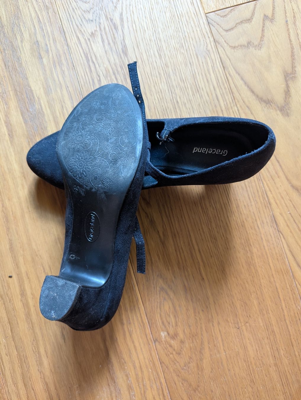 Graceland Damenschuhe: Schuhe/Pumps Riemchen schwarz – Gebraucht aus Bonstetten von Ghwynnlian 2