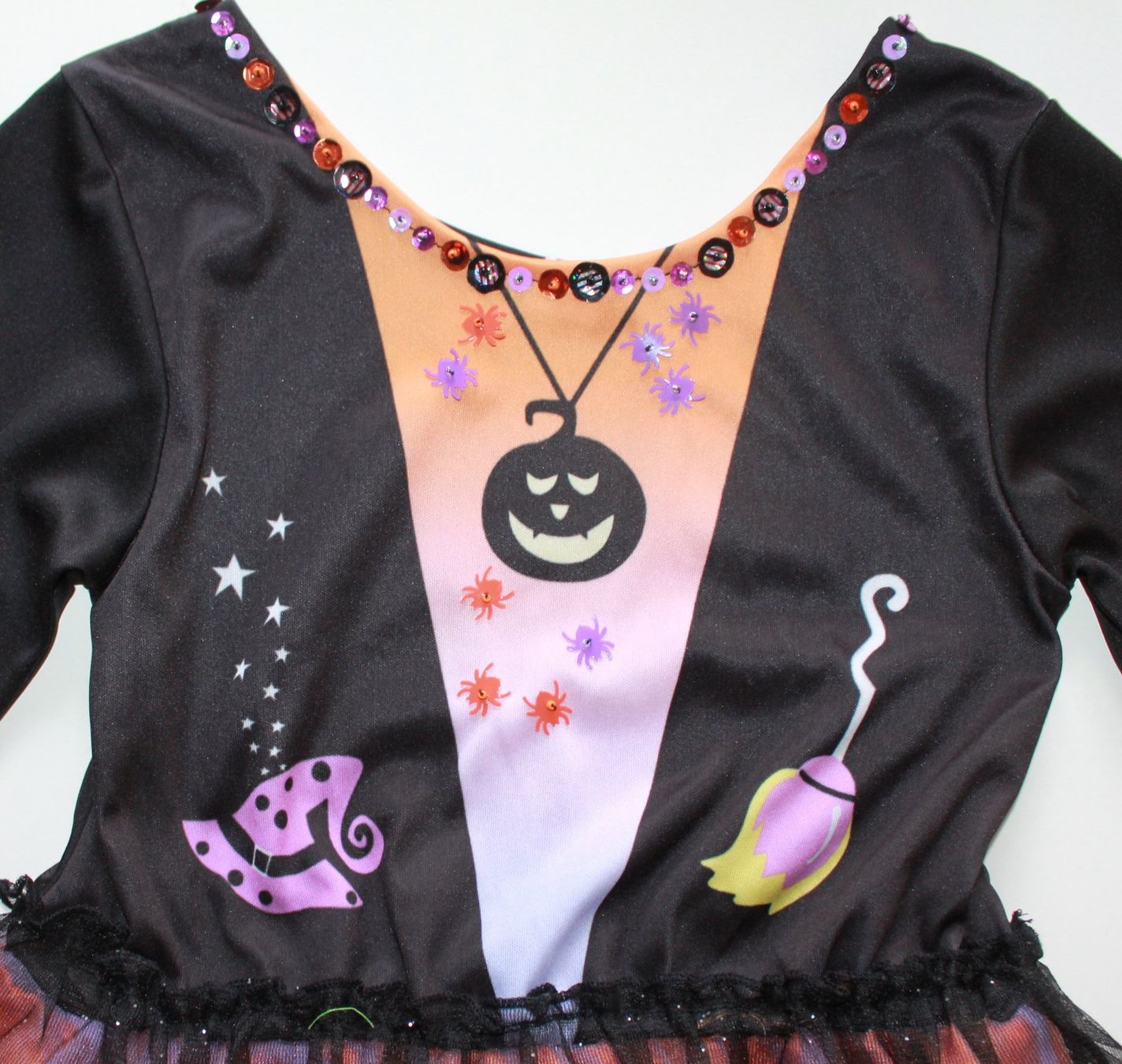 Costumes: Costume sorcière / Hexe t. 5 - 6 ans – D'occasion à Peseux par CoolShoping 4