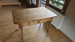 Antiker Tisch