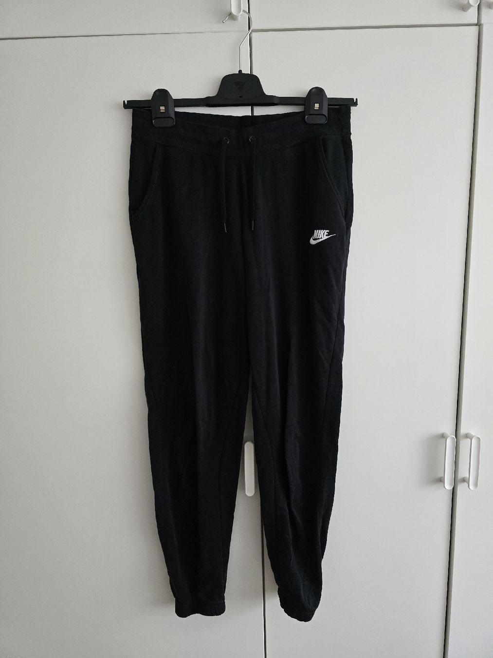 Nike Pantaloni: Nike Joggers - Grösse M – Usato da Rickenbach b. Wil venduto da VeryLovelyThings