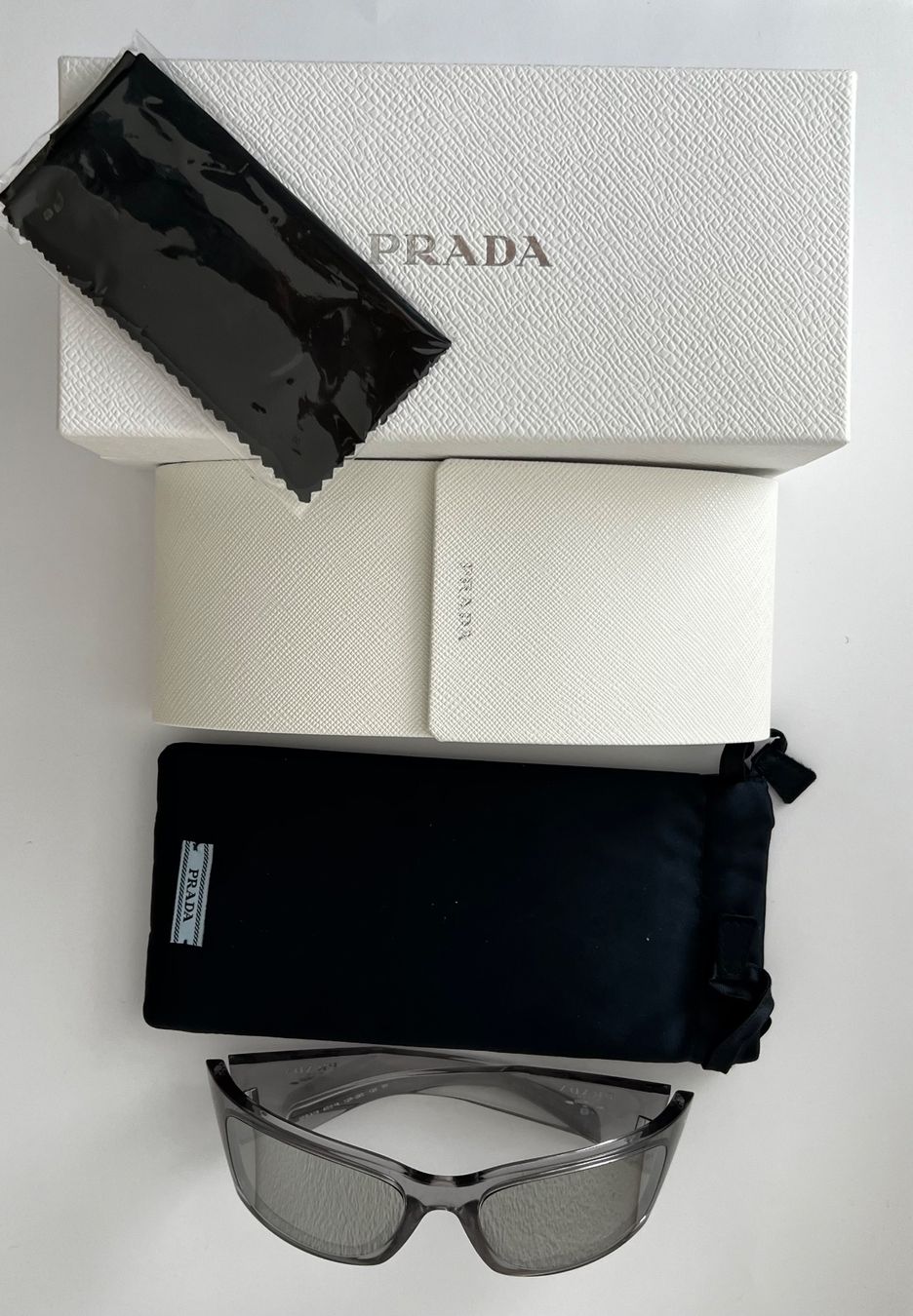 Prada Occhiali & Lenti: *PRADA Unisex - Sonnenbrille - Transparent GREY/LIGHT GREY – Nuovo e nell'imballaggio originale da Oberaach venduto da Dandy2021 4