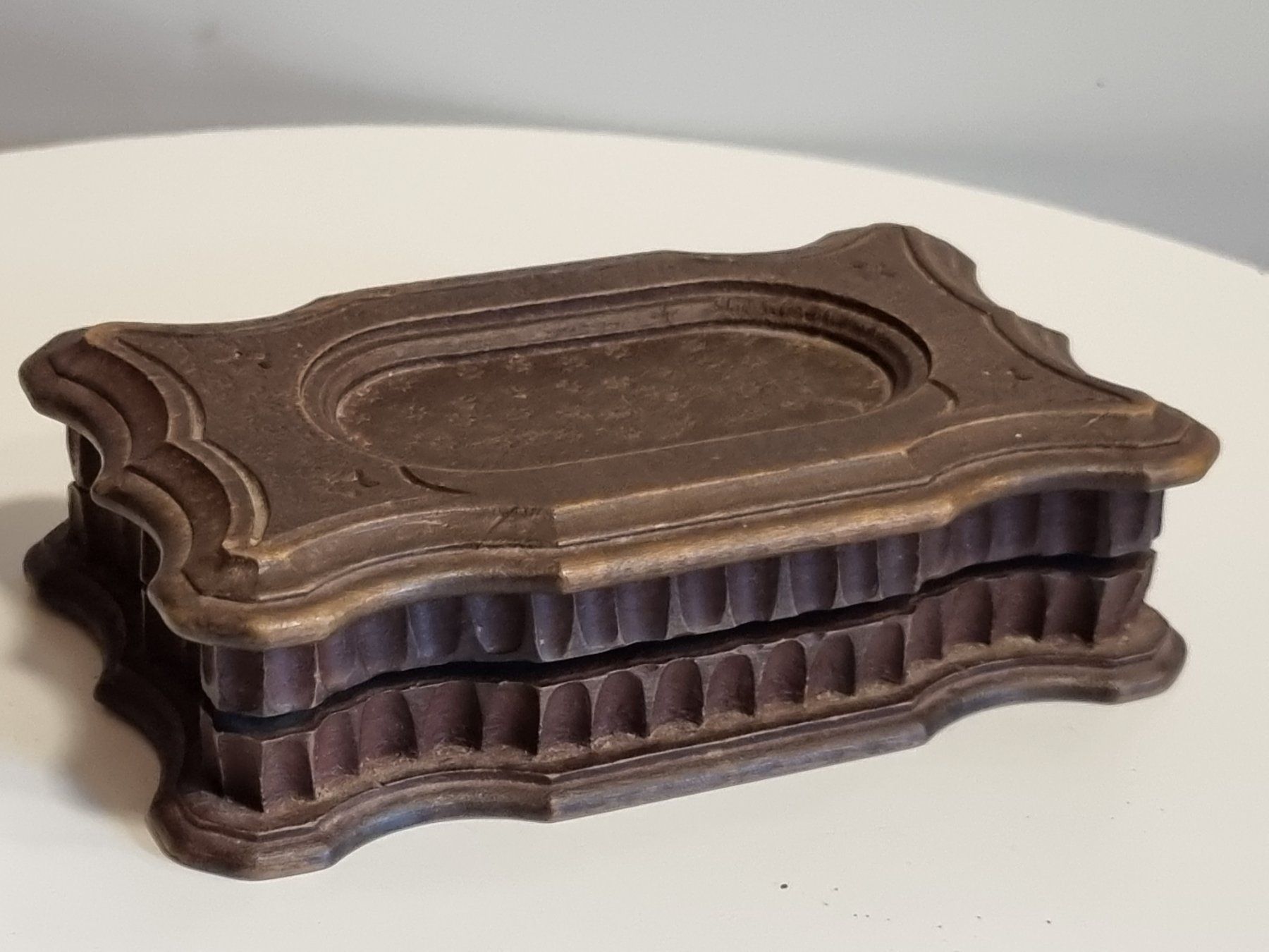 Barattoli: Antike Black Forest Pillendose Holz um 1900 – Usato da Scharnachtal venduto da devin03 1