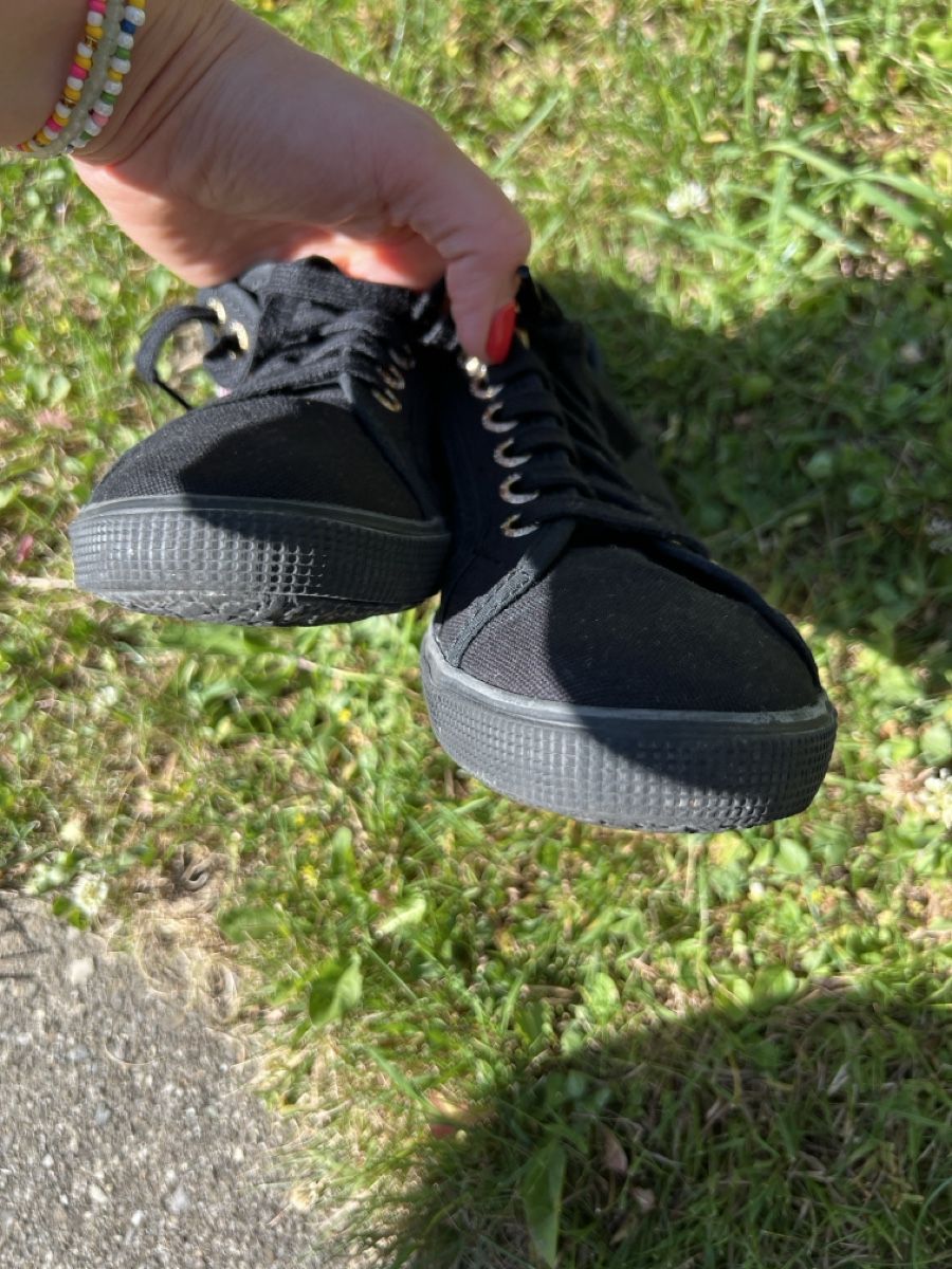Superga Scarpe da donna: Superga Turnschuhe schwarz Grösse 39 – Usato da Wallisellen venduto da sarinavs 4
