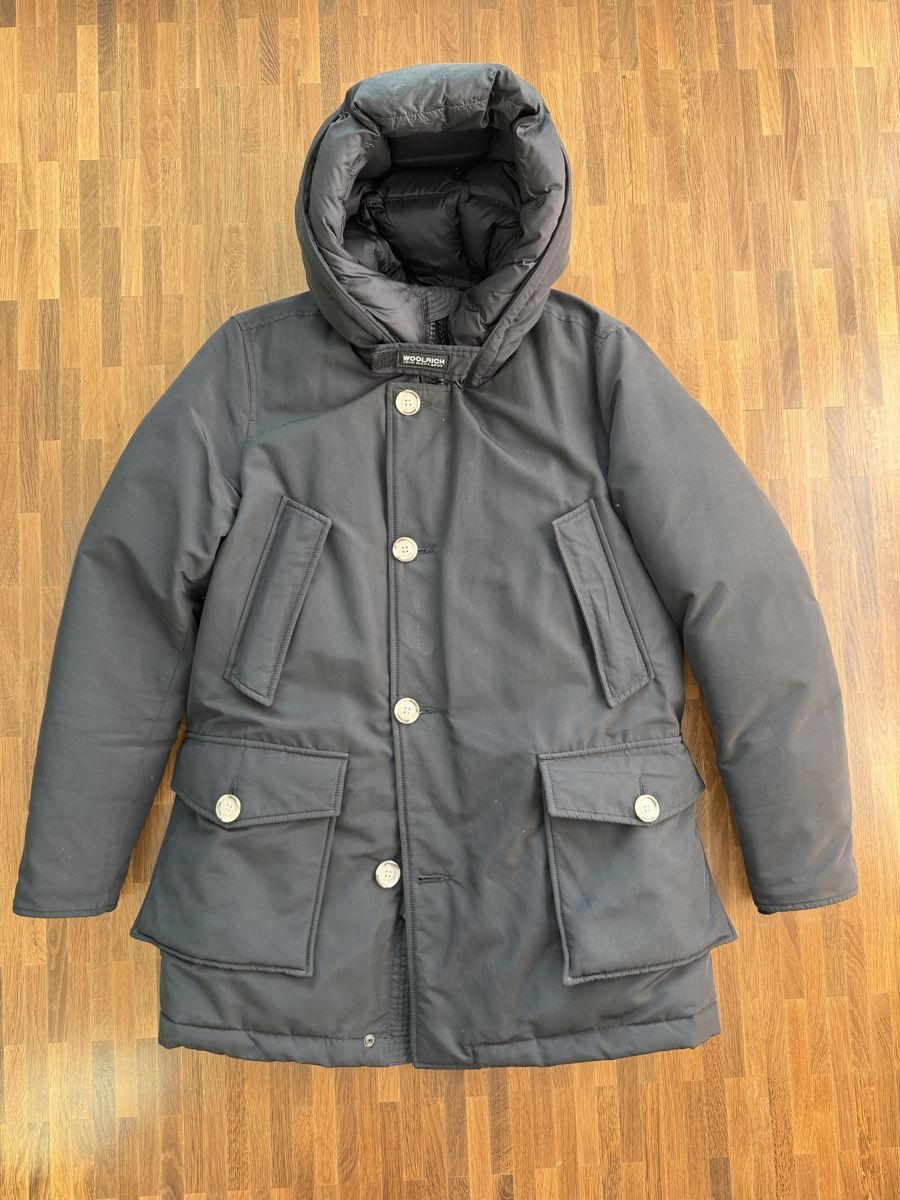 Woolrich Cappotti: WOOLRICH arctic Parka - black – Usato da Zürich venduto da Anil_sag