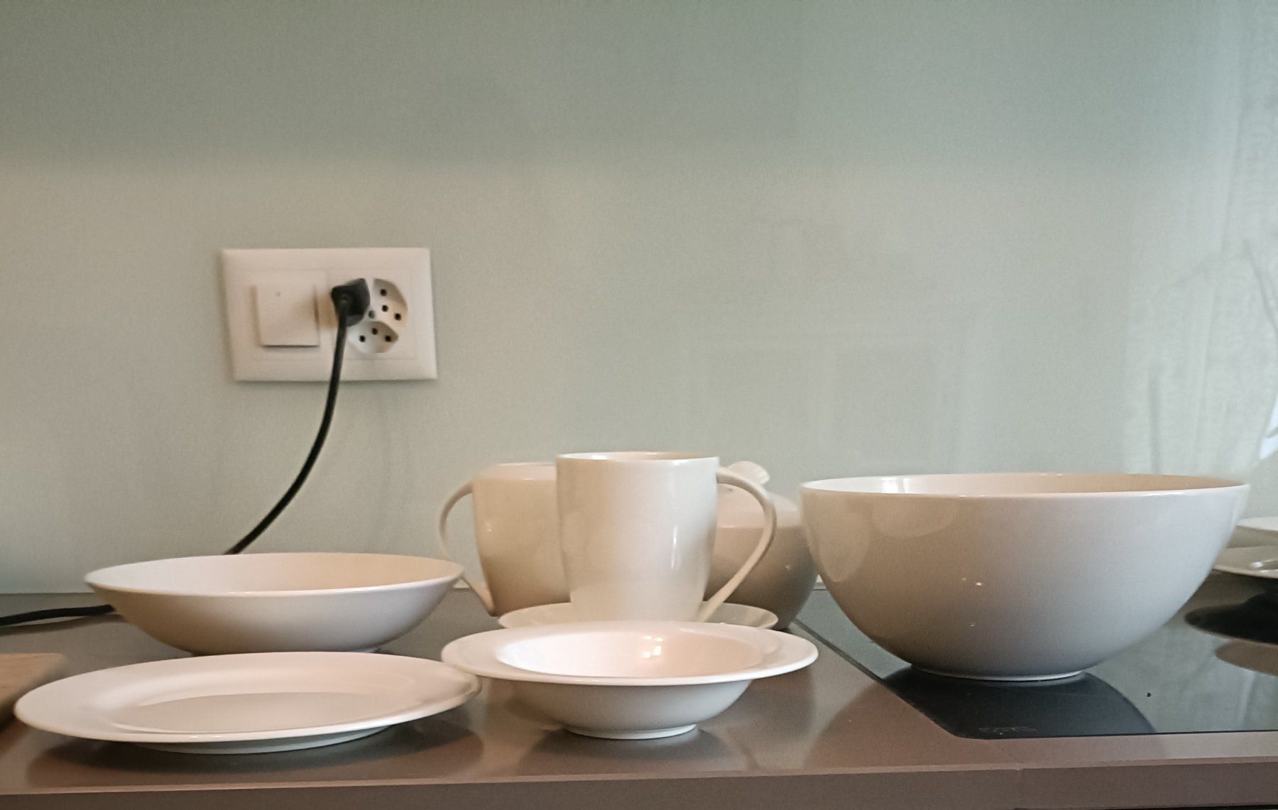 Set di piatti: Christopher Stuart Optima Geschirrset, Cafe White – Usato da Basel venduto da DeMtz. 1